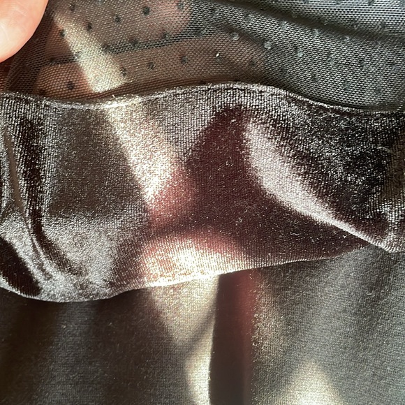 RW & Co black T shirt with sheer sleeves and velvet - Picture 6 of 10